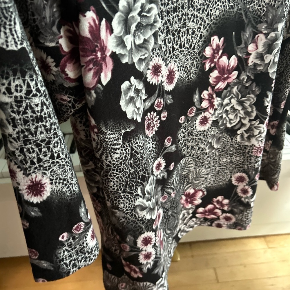 Floral Open-Front Cardigan - Black and Pink - Picture 8 of 16